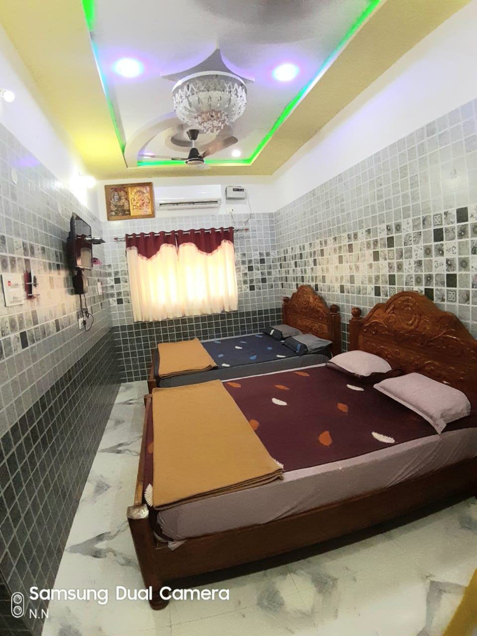 4 Sharing Room